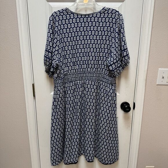 Draper James RSVP Dress XXL Blue Floral Short Sleeve Smocked Waist V Neck Lined - Picture 2 of 9